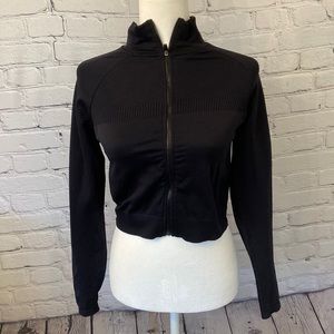 Fabletics Black Cropped Long sleeve jacket